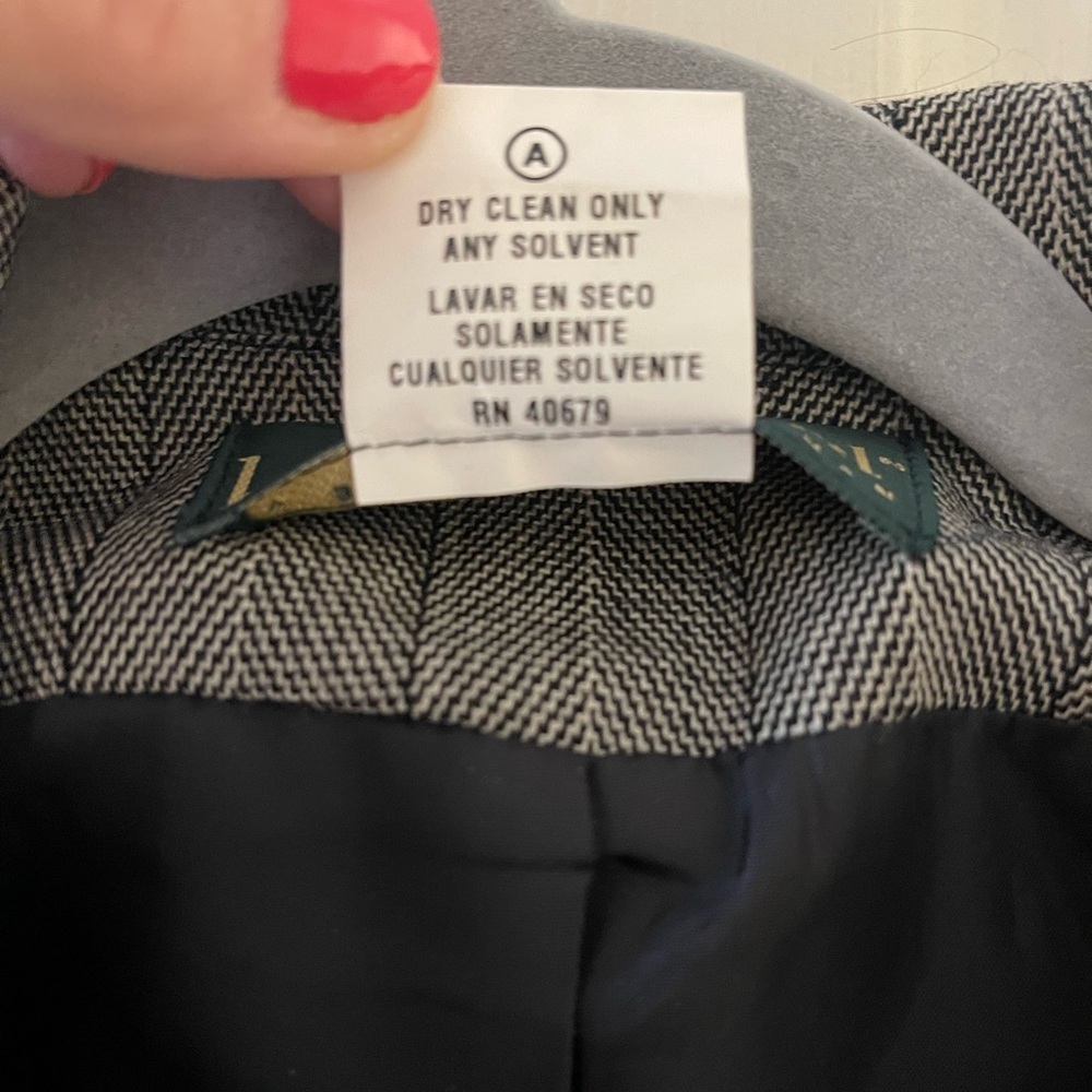 harvé bernard by Bernard Holtzman blazer • size 4P - Picture 5 of 9